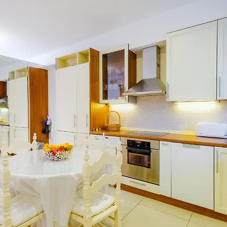 Grace Luxury Next To Old Town